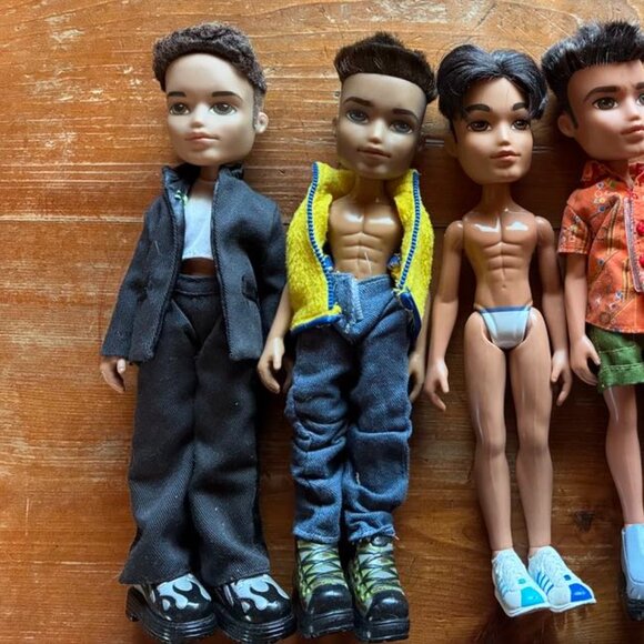 Five Bratz Boy Dolls 2003 - Picture 2 of 16
